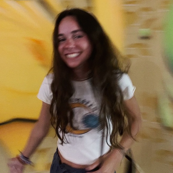 Meet your Posher, Mallory - Picture 1 of 1